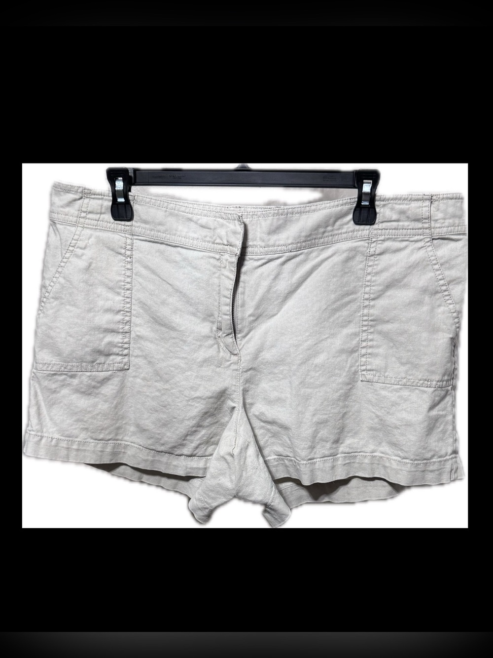 Women’s Light Beige Linen-Cotton Blend Shorts with Front Patch Pockets Size 14